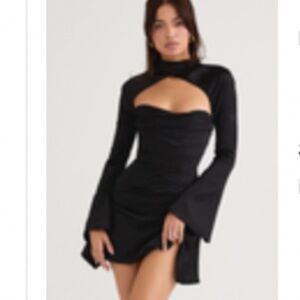 Long sleeved mini black dress